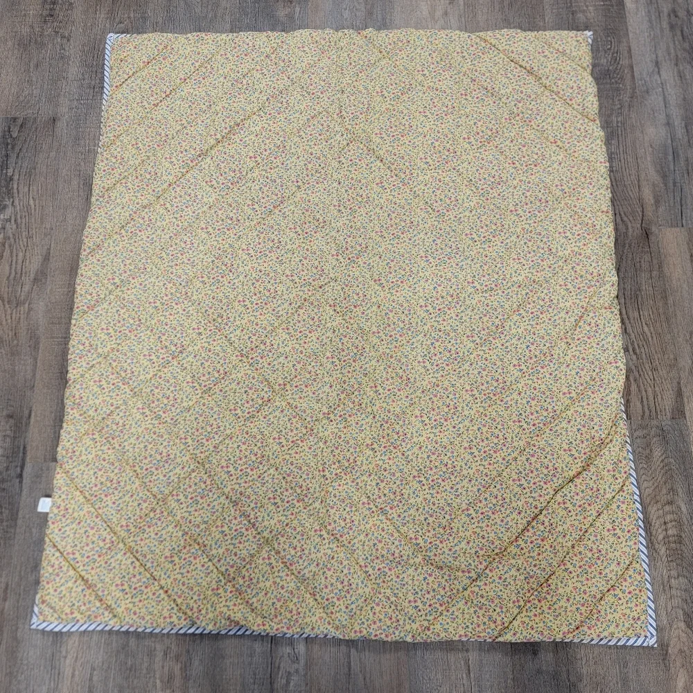 Applause quilt vintage without